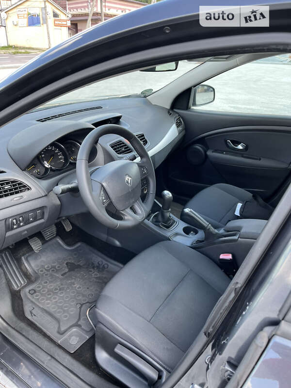 Седан Renault Fluence 2010 в Калуші