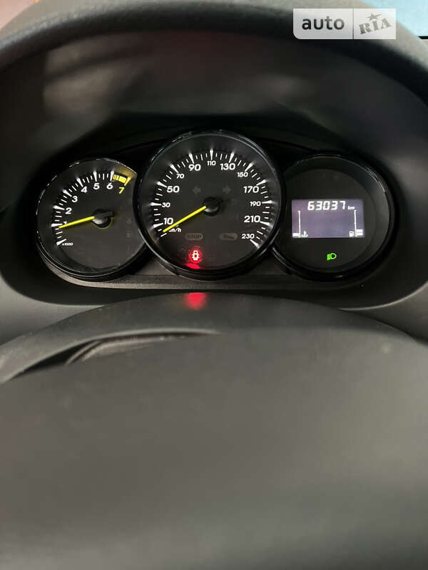 Седан Renault Fluence 2012 в Южноукраїнську