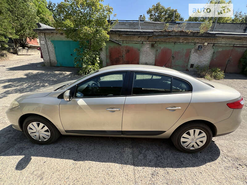 Седан Renault Fluence 2012 в Южноукраїнську