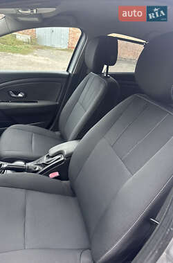 Седан Renault Fluence 2010 в 