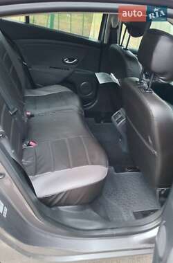 Седан Renault Fluence 2011 в 