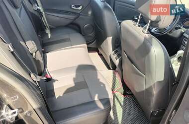 Седан Renault Fluence 2011 в 