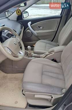 Седан Renault Fluence 2010 в Дубровице