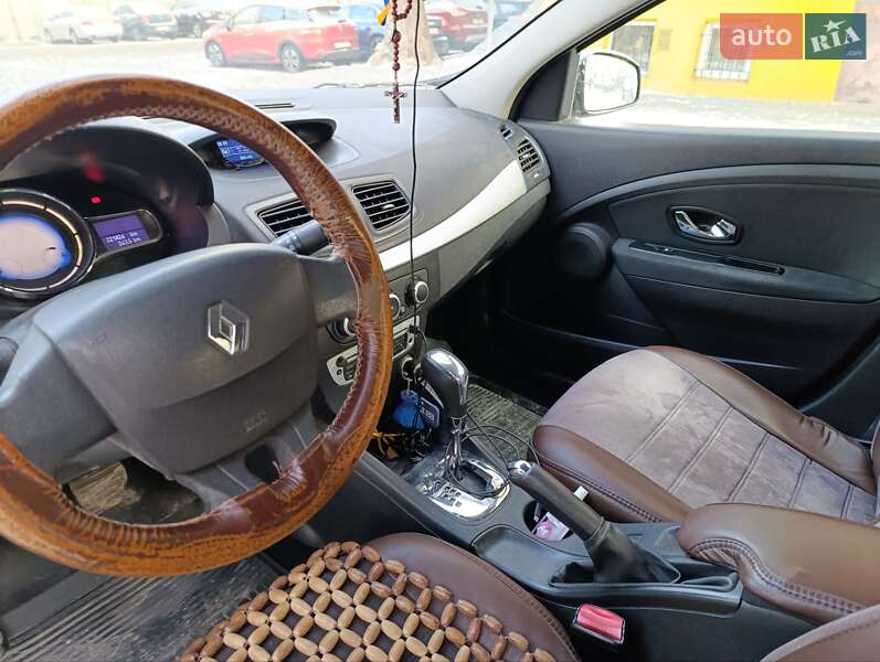 Седан Renault Fluence 2013 в Львове