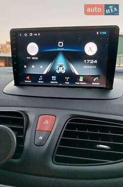 Седан Renault Fluence 2009 в 