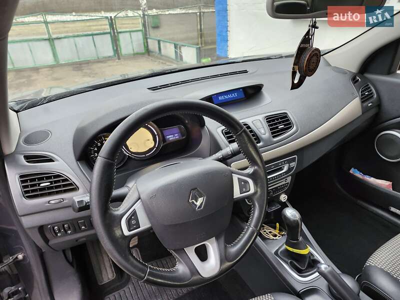 Седан Renault Fluence 2012 в Умани