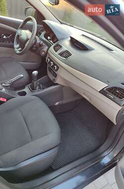 Седан Renault Fluence 2012 в 