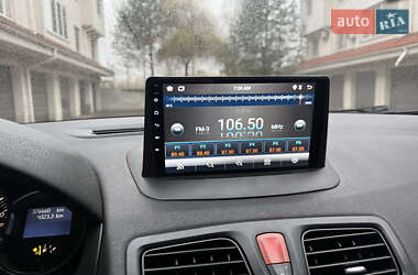 Седан Renault Fluence 2011 в 