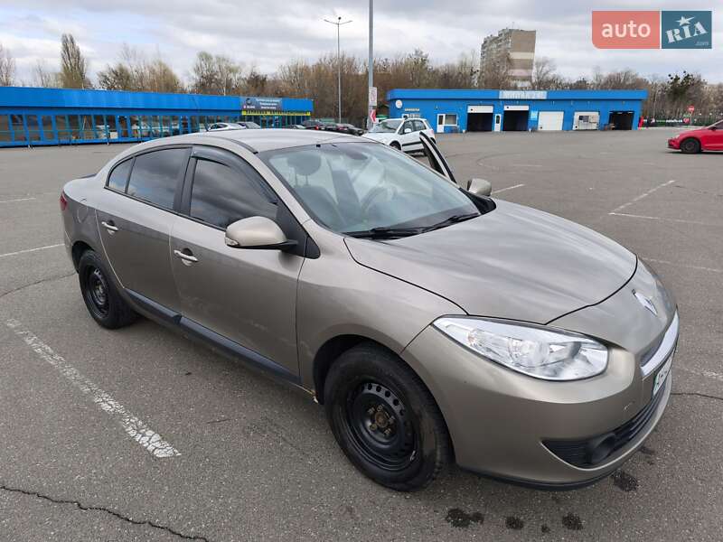 Седан Renault Fluence 2011 в Киеве