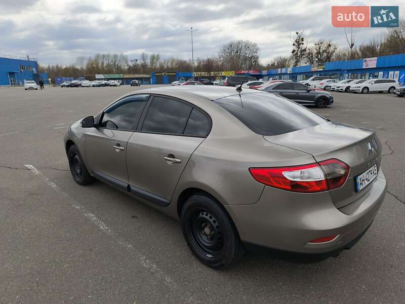 Седан Renault Fluence 2011 в Киеве
