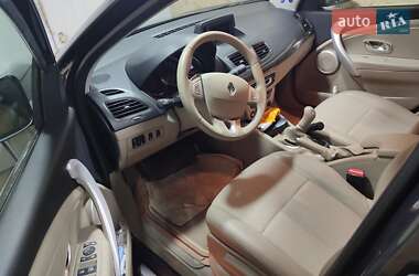 Седан Renault Fluence 2011 в 