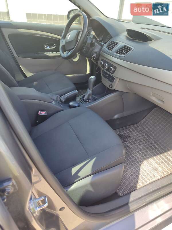 Седан Renault Fluence 2012 в Ивано-Франковске фото 11 Седан Renault Fluence 2012 в Ивано-Франковске