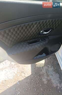Седан Renault Fluence 2015 в 