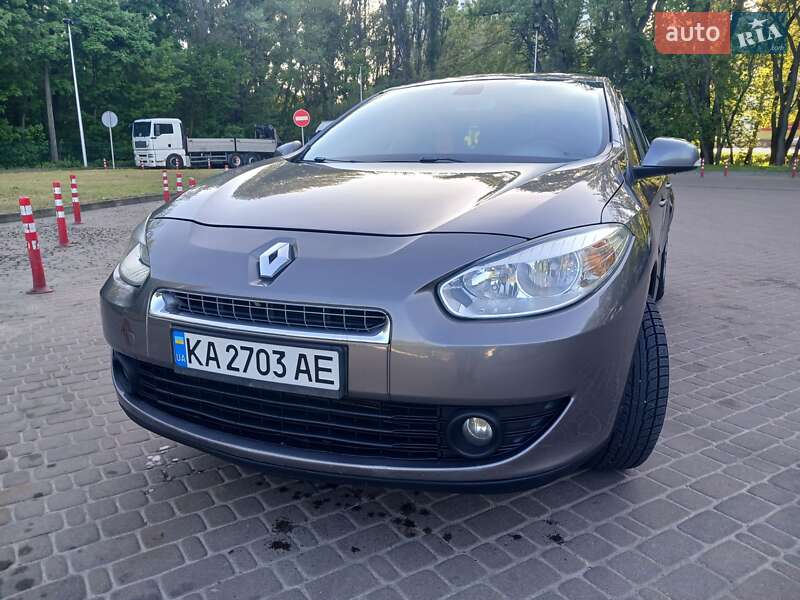 Седан Renault Fluence 2011 в Киеве