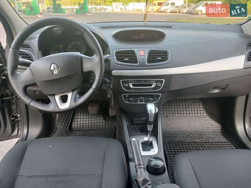 Седан Renault Fluence 2011 в Киеве