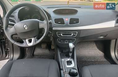 Седан Renault Fluence 2011 в 