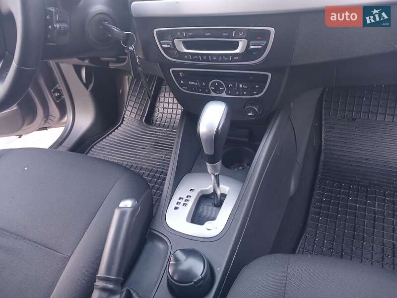 Седан Renault Fluence 2011 в Киеве
