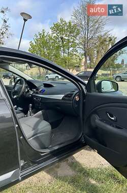 Седан Renault Fluence 2010 в 