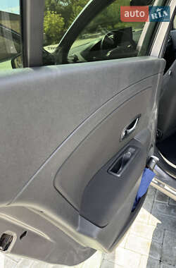 Седан Renault Fluence 2012 в 