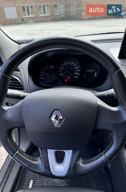 Седан Renault Fluence 2012 в 