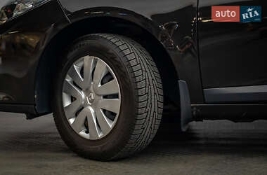 Седан Renault Fluence 2011 в 