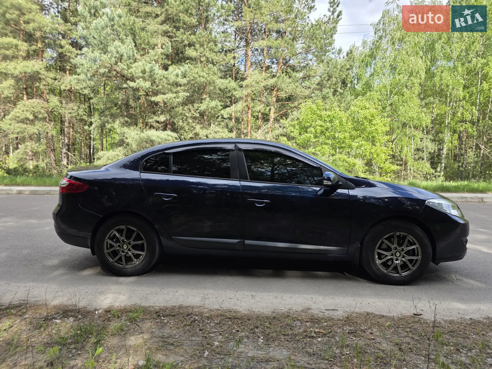 2010 Renault Fluence - мініатюра 8