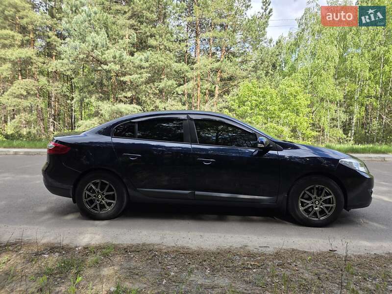 Седан Renault Fluence 2010 в Киеве