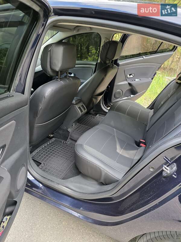 Седан Renault Fluence 2010 в Киеве