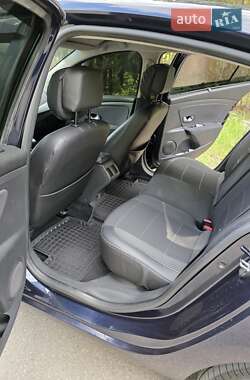 Седан Renault Fluence 2010 в 