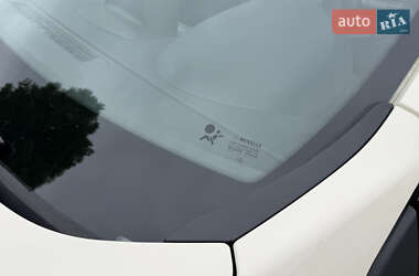 Седан Renault Fluence 2013 в 