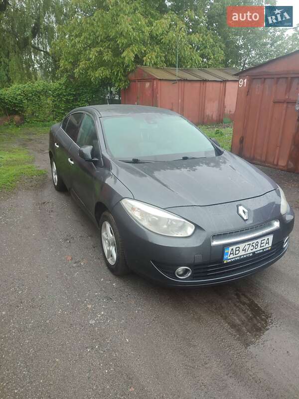 Седан Renault Fluence 2010 в Казатине