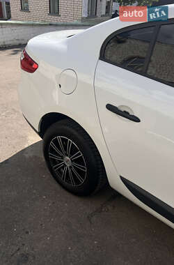 Седан Renault Fluence 2012 в 