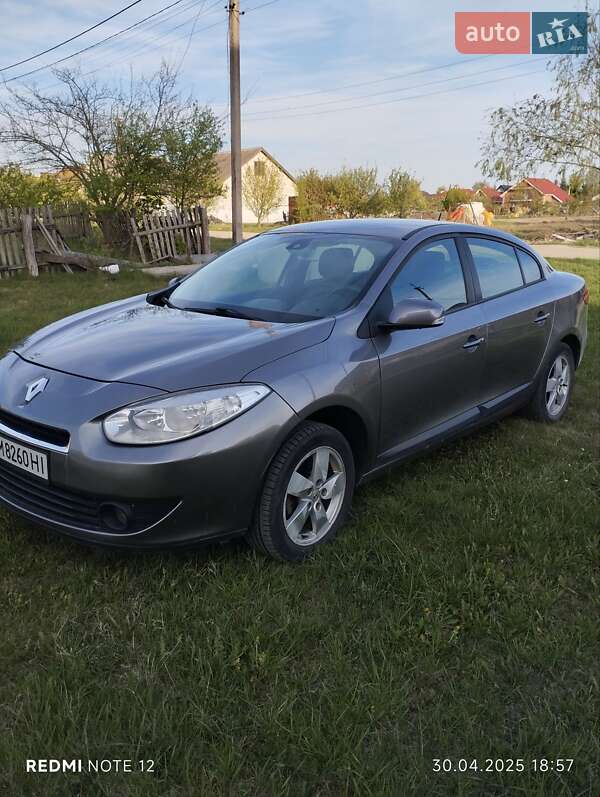 Седан Renault Fluence 2010 в 