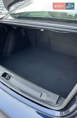Седан Renault Fluence 2012 в 