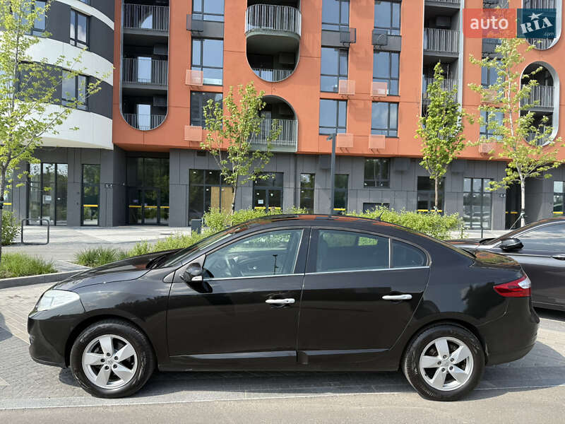 Седан Renault Fluence 2011 в Киеве