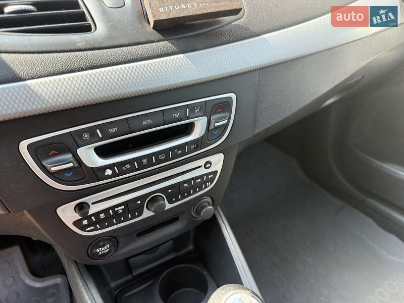 Седан Renault Fluence 2011 в Киеве