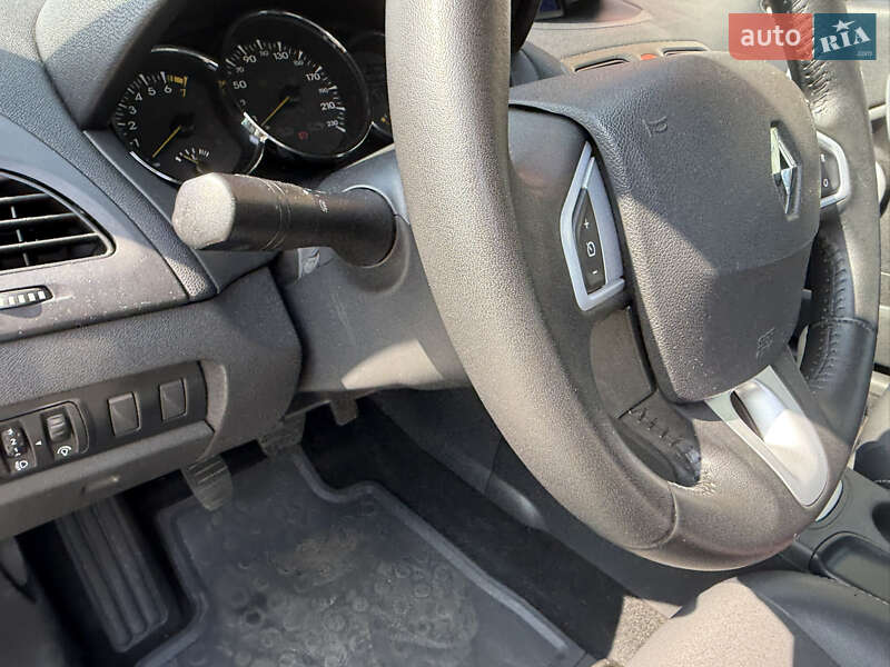 Седан Renault Fluence 2011 в Киеве