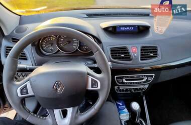 Седан Renault Fluence 2011 в 