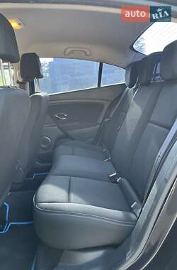 Седан Renault Fluence 2014 в 