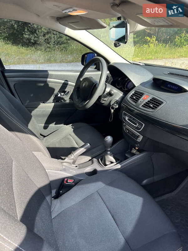 Седан Renault Fluence 2014 в Вараше