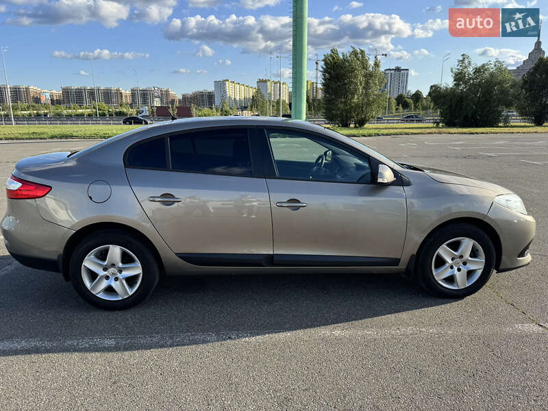 Седан Renault Fluence 2015 в Киеве