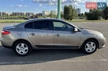 Седан Renault Fluence 2015 в 