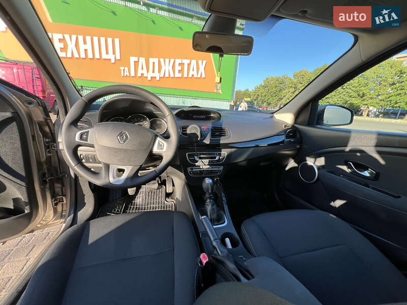 Седан Renault Fluence 2011 в Ивано-Франковске фото 13 Седан Renault Fluence 2011 в Ивано-Франковске
