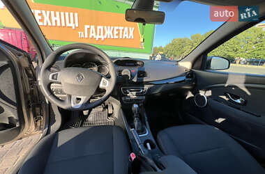 Седан Renault Fluence 2011 в 