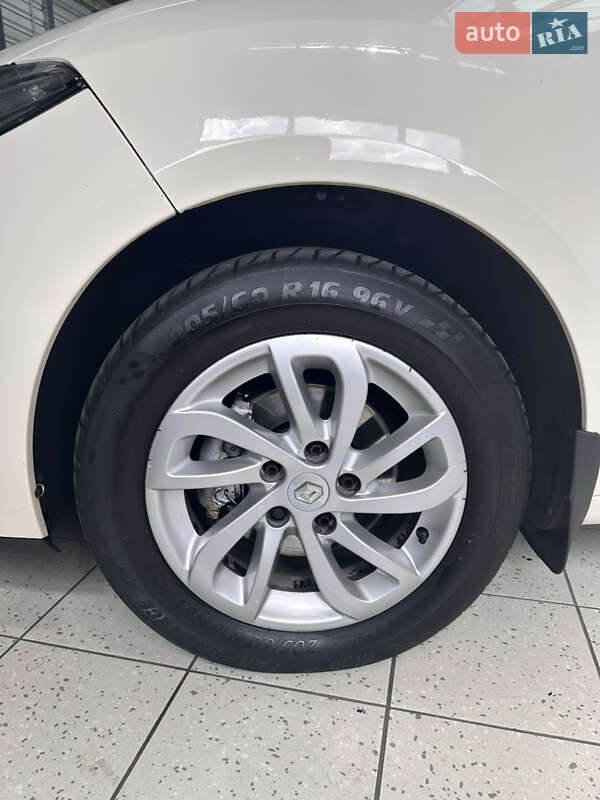 Седан Renault Fluence 2013 в Киеве фото 2 Седан Renault Fluence 2013 в Киеве