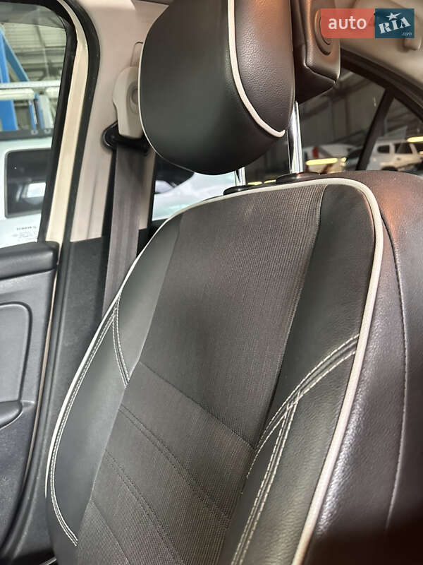 Седан Renault Fluence 2013 в Киеве фото 17 Седан Renault Fluence 2013 в Киеве