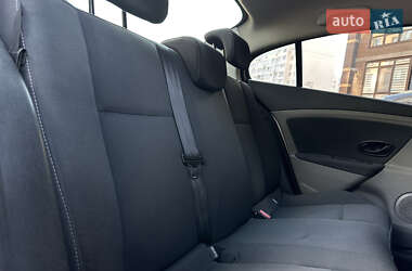 Седан Renault Fluence 2011 в 