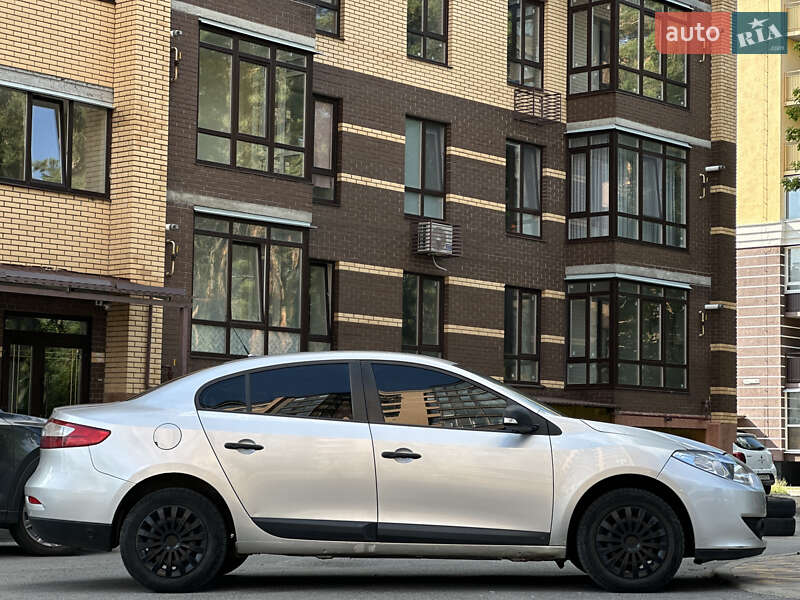 Седан Renault Fluence 2011 в Чернигове