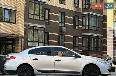 Седан Renault Fluence 2011 в 