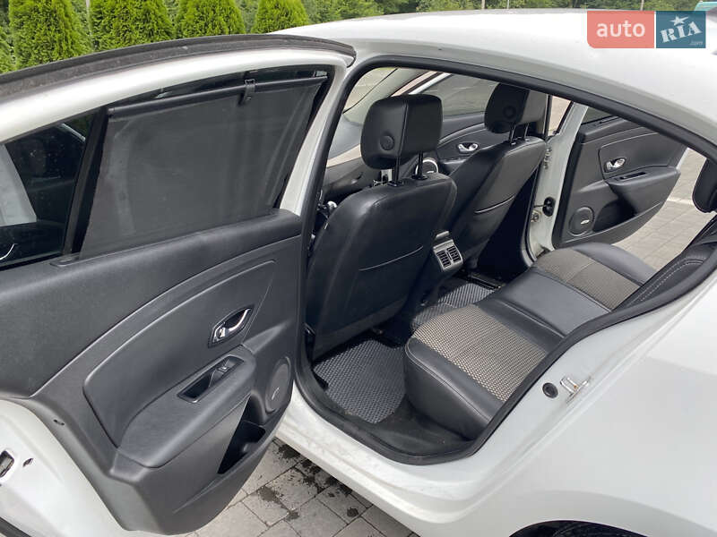 Седан Renault Fluence 2012 в Новояворовске
